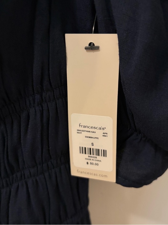 NWT Francesca's Navy Smocked Romper with Puff Sleeves Size Small - Picture 2 of 4